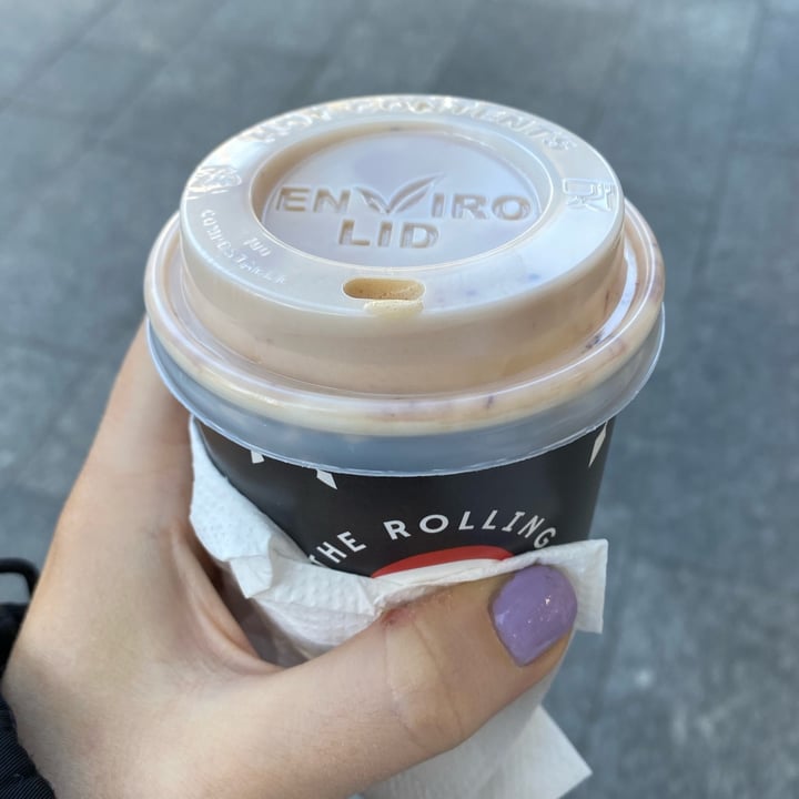 photo of The Rolling Donut Oat milk Cappuccino shared by @devon0 on  01 Dec 2021 - review