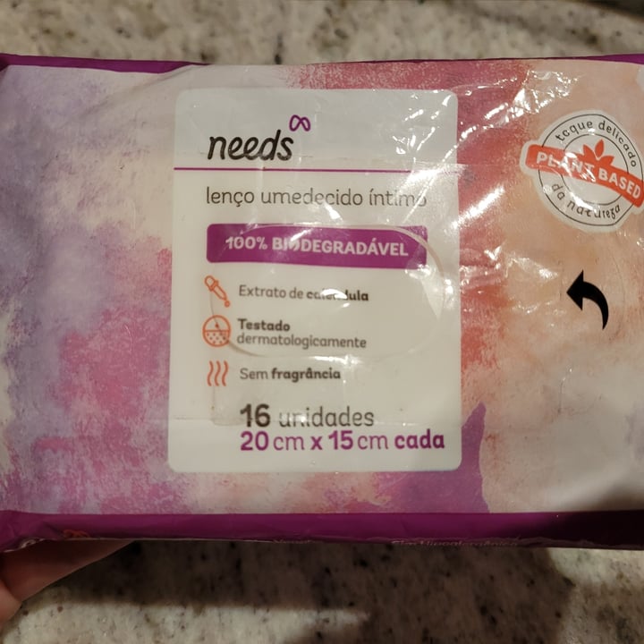 photo of Needs Lenço umedecido íntimo shared by @fernandacampanha on  05 May 2022 - review