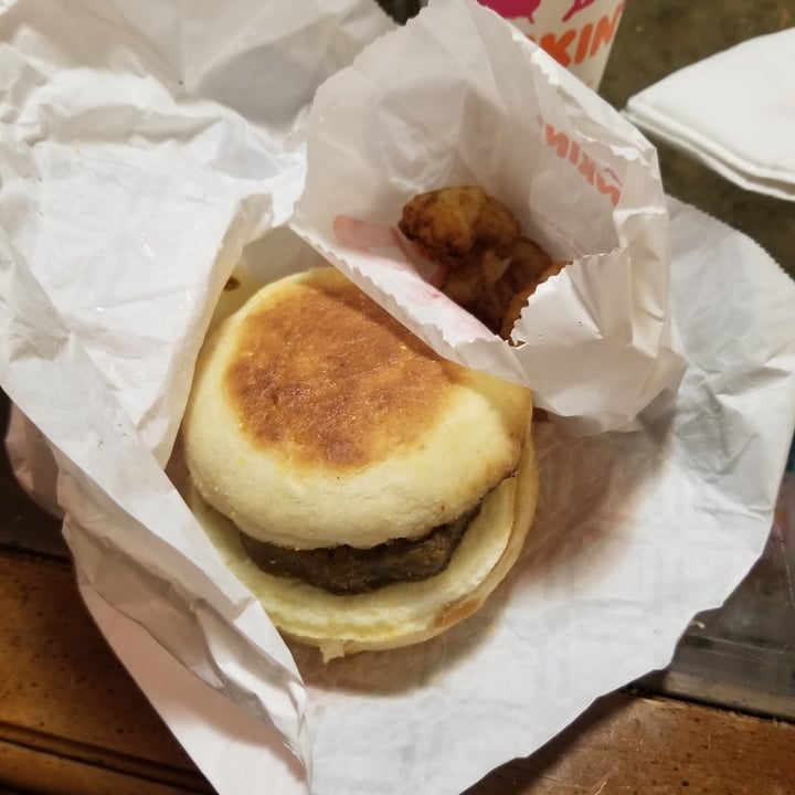 review photo of Dunkin' Donuts Beyond Sausage Breakfast Sandwich shared by @lexilouwho81 on 03 Oct 2020 - review
