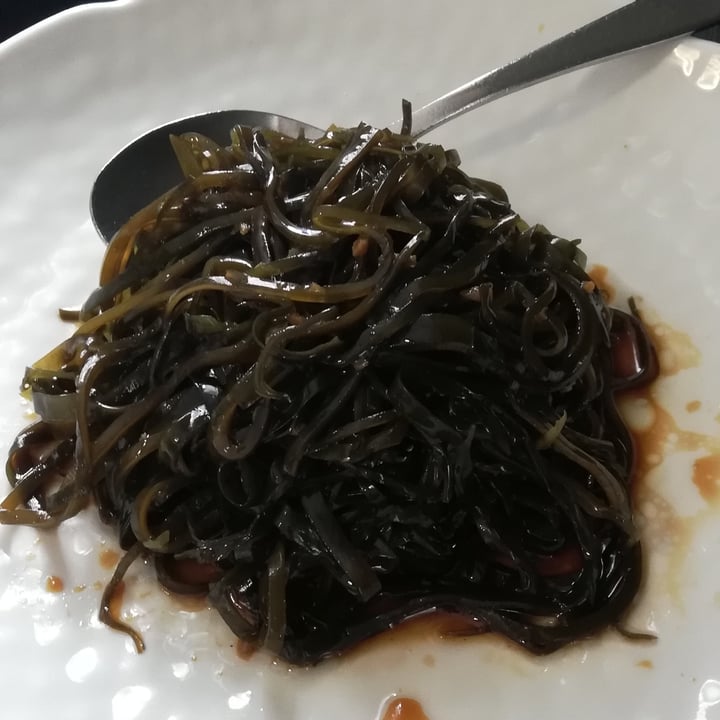 review photo of Asia Fusion Sushi Insalata di Alghe Kombu marinate con Aglio e Salsa di Soia shared by @gfedi on 30 Sep 2022 - review