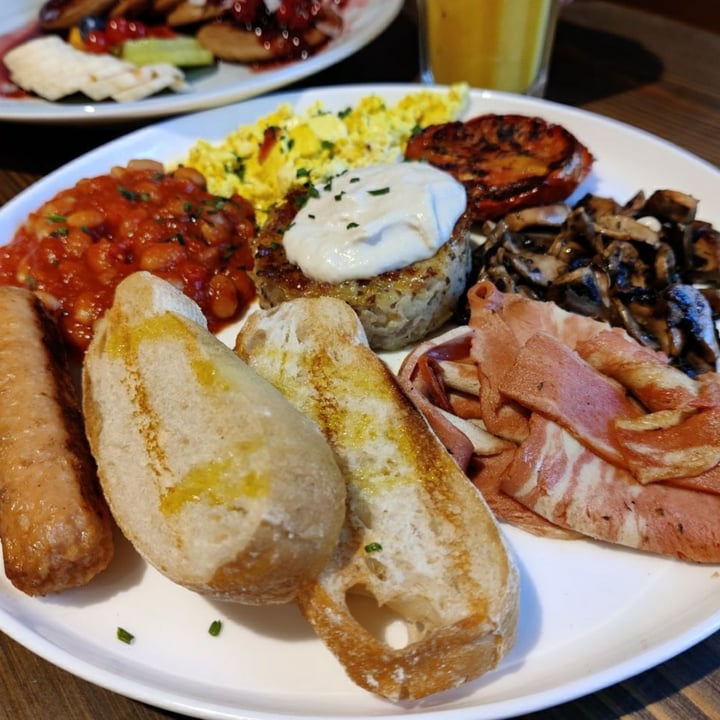 photo of Eqvilibrivm Café Full English Breakfast shared by @adry7cf on  08 Dec 2021 - review