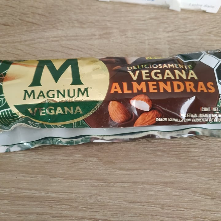 review photo of Magnum Magnum Almendras Vegana shared by @dulasnavvegan on 06 Mar 2022 - review