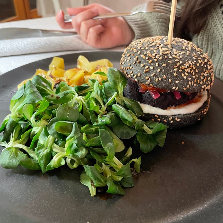 photo of Al Tiglio cucina naturale / Ristorante Veg Big bang burger shared by @alexz on  15 Apr 2022 - review