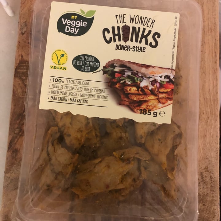 photo of My veggie day The Wonder Chonks Chicken Style shared by @juanagilcabrera on  24 Dec 2021 - review
