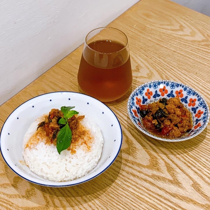 photo of 小有名堂 Syuan Noodles & Coffee Thai Basil Chili Omnipork on Rice 泰式打拋新豬肉飯 shared by @vegangirltw on  29 May 2020 - review