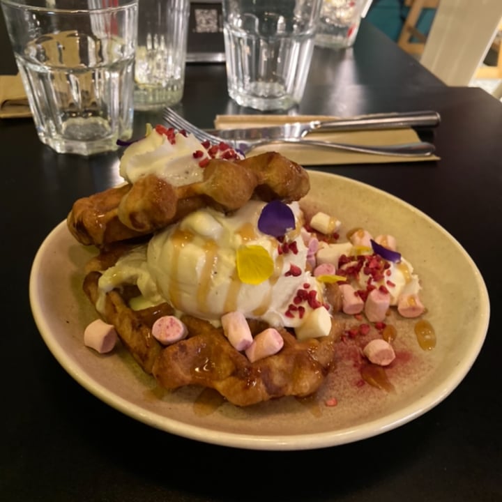 photo of Unity Diner Ice Cream Waffles shared by @alxjandra on  24 Jun 2022 - review