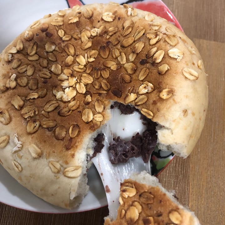 photo of Yes Natural Bakery Soft Red Bean Mochi bun shared by @sparklyy on  24 Jan 2021 - review