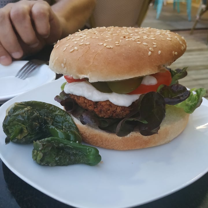 photo of Petit Vegan Hamburguesa De Alubias shared by @irenebaldrich on  24 Jul 2020 - review