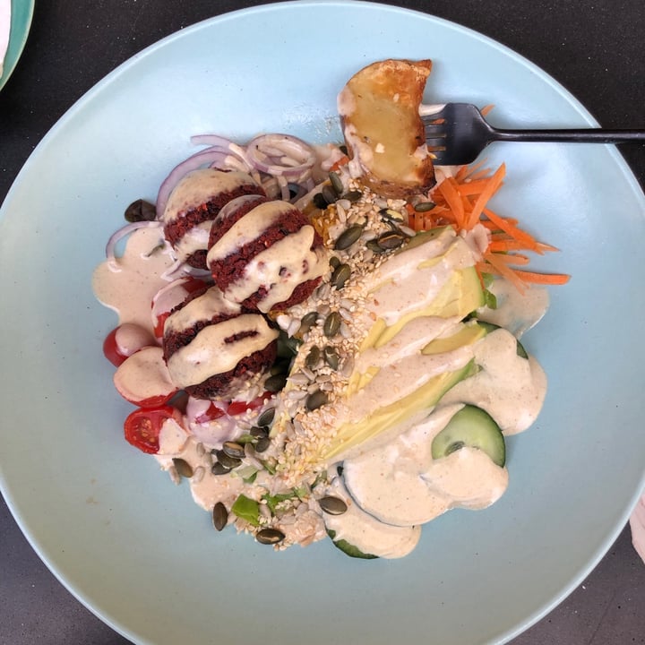 review photo of Lexi's Healthy Eatery Falafel Bowl shared by @earthlovingerin on 21 May 2021 - review