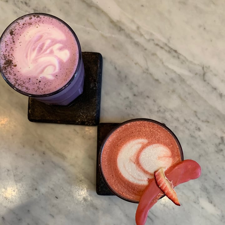 photo of Frëims Taro Latte & Red Velvet Latte shared by @artchia on  16 Nov 2020 - review