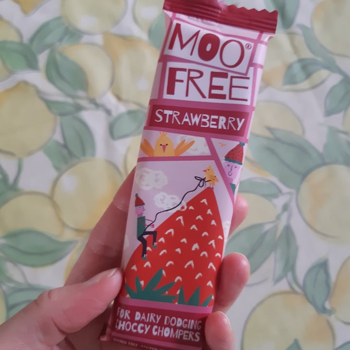 photo of Moo Free Mini Moos Strawberry Choccy Bar shared by @verity on  07 Oct 2021 - review