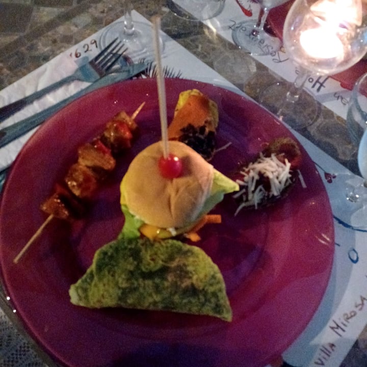 photo of LoLo - HOME & Vegan Restaurant apericena con menù degustazione shared by @daniteo on  11 Sep 2022 - review