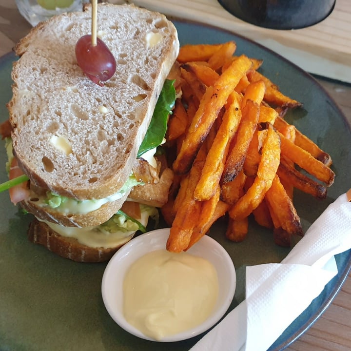 photo of The Conscious Kitchen Vegan Club Sandwich shared by @compassionate1candy on  16 Sep 2022 - review