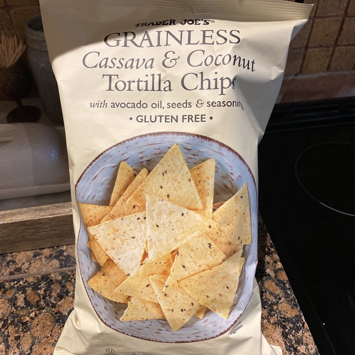 review photo of Trader Joe's Grainless Cassava & coconut tortilla chips shared by @sjmeans on 24 Jun 2021 - review