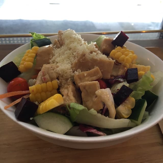 菜肴“Green Goddess Poke Bowl”的照片