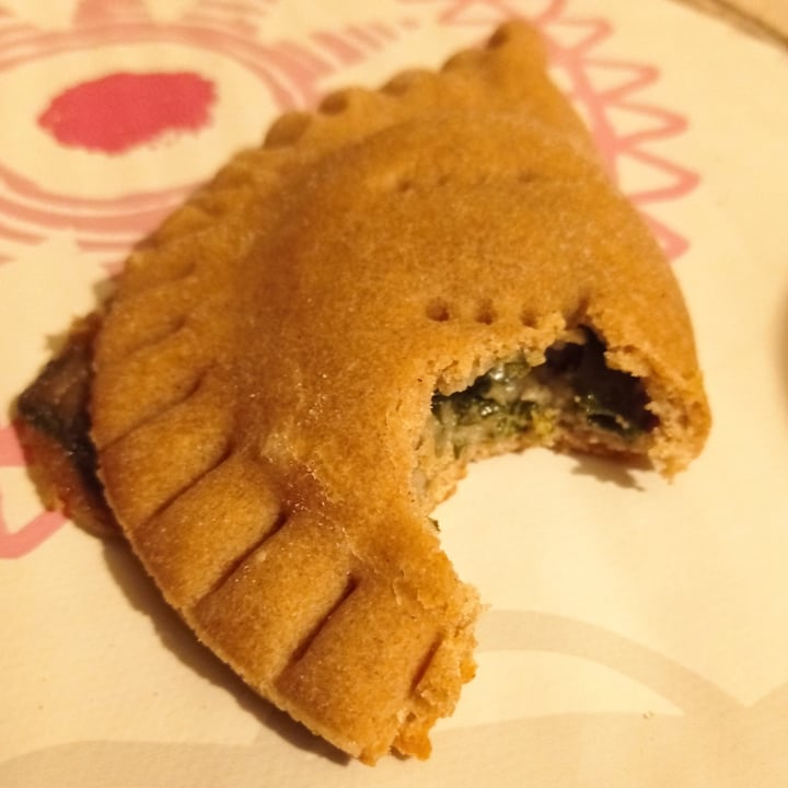 review photo of Pumpernickel Artisan Bakery Empanadilla de bechamel shared by @desdeees on 27 Jan 2021 - review