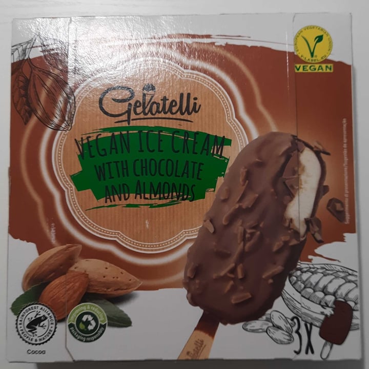 photo of Gelatelli Vegan Ice Cream with Chocolate and Almonds shared by @iaiastruck on  04 May 2022 - review