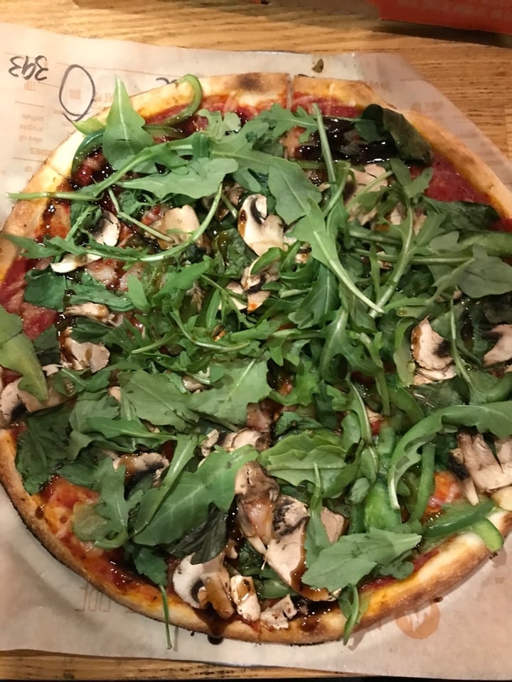 photo of Blaze Pizza Build Your Own Pizza shared by @plants on  11 Nov 2019 - review