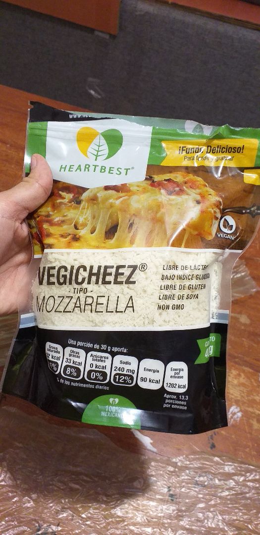 photo of Heartbest Vegicheez Mozarella shared by @areliruiz on  29 Mar 2020 - review