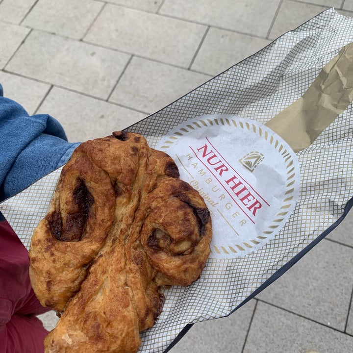 review photo of Nur Hier franzbrötchen shared by @saradiodati on 19 Aug 2022 - review