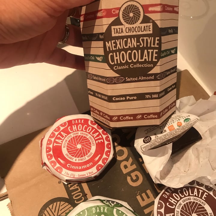review photo of Taza Chocolate mexican-style classic colection shared by @dulcilne on 07 May 2022 - review