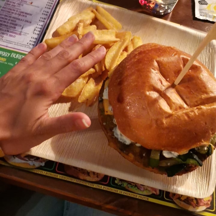 photo of Evergreen burger Veggy burger shared by @irene97 on  24 Apr 2022 - review