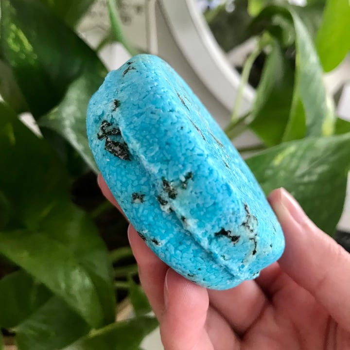 photo of LUSH Fresh Handmade Cosmetics Seanik Shampoo Bar shared by @natalina on  03 Feb 2021 - review