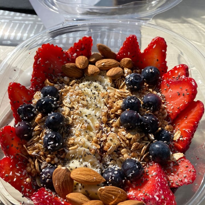 photo of Juice Dudes Açaí bowl shared by @dmonteys on  12 Apr 2021 - review