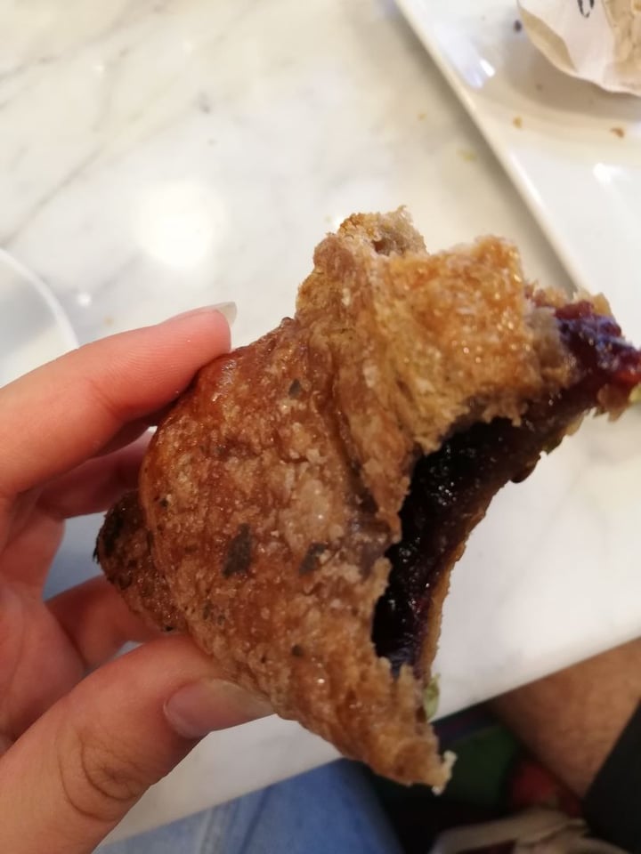 photo of Santoni - When Food is the Solution Vegan Croissant shared by @nrabaneda on  05 Oct 2019 - review