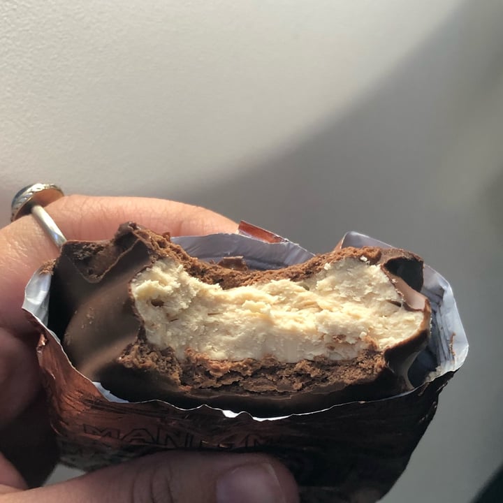 photo of Felices Las Vacas Alfajor Con Pasta De Maní shared by @martuzoe on  30 Dec 2021 - review