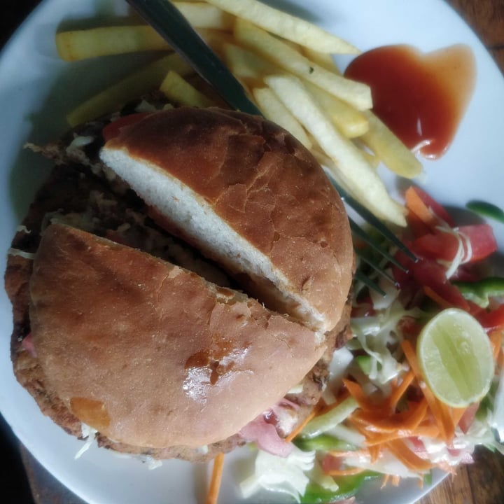 review photo of Cafe Rumba Veg Burger shared by @friedrice on 06 Sep 2019 - review