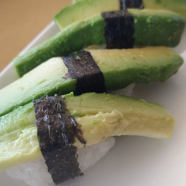 review photo of Sushi bar GINZA Nigiri Avocado shared by @cucinadeglierbivori- on 14 Apr 2022 - review