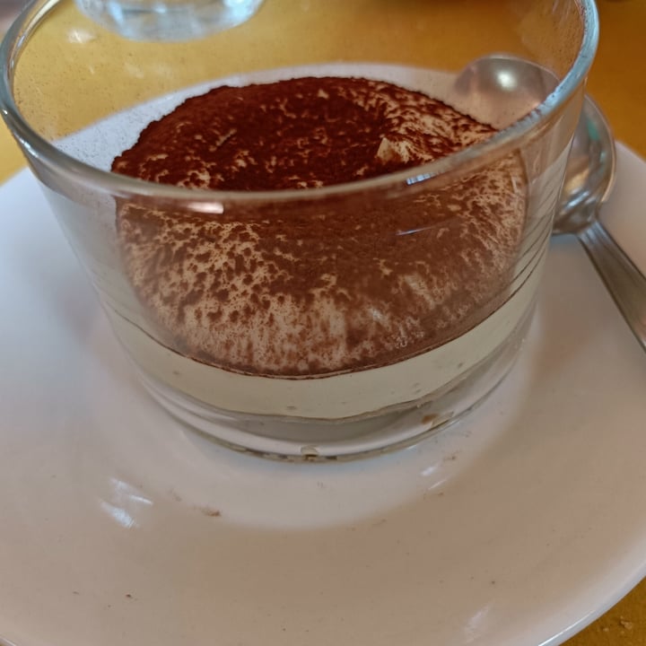 photo of Dulcamara "Tiramigiu'" con Biscotto Al Caffè E Crema Chantilly shared by @lunamariacrocco on  04 Jun 2022 - review