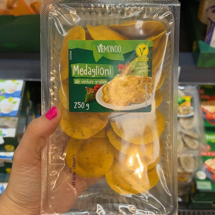 review photo of Vemondo Medaglioni alle Verdure Grigliate shared by @vittoriatomassini on 08 Aug 2022 - review
