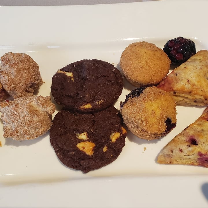 review photo of Equinox Restaurant Desserts shared by @mikamar on 18 Oct 2020 - review