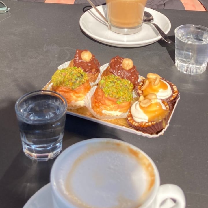 photo of Efrem - Gourmet Boutique and Finest Bar Pasticceria assortita shared by @annabbi on  09 Mar 2022 - review