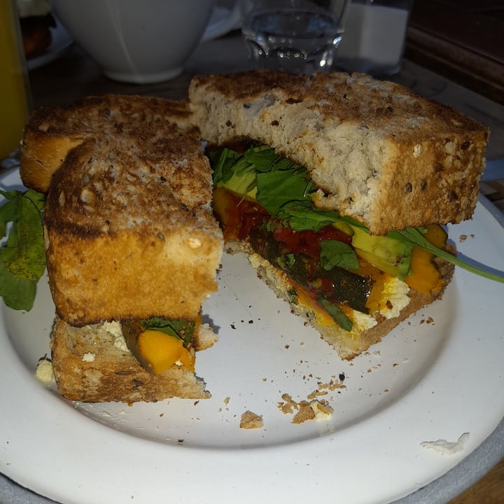 review photo of Le Blé Ballester Sándwich Vegano shared by @camubargados on 24 May 2022 - review