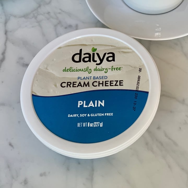 photo of Daiya Plain Cream cheese shared by @paulaneder on  09 May 2022 - review