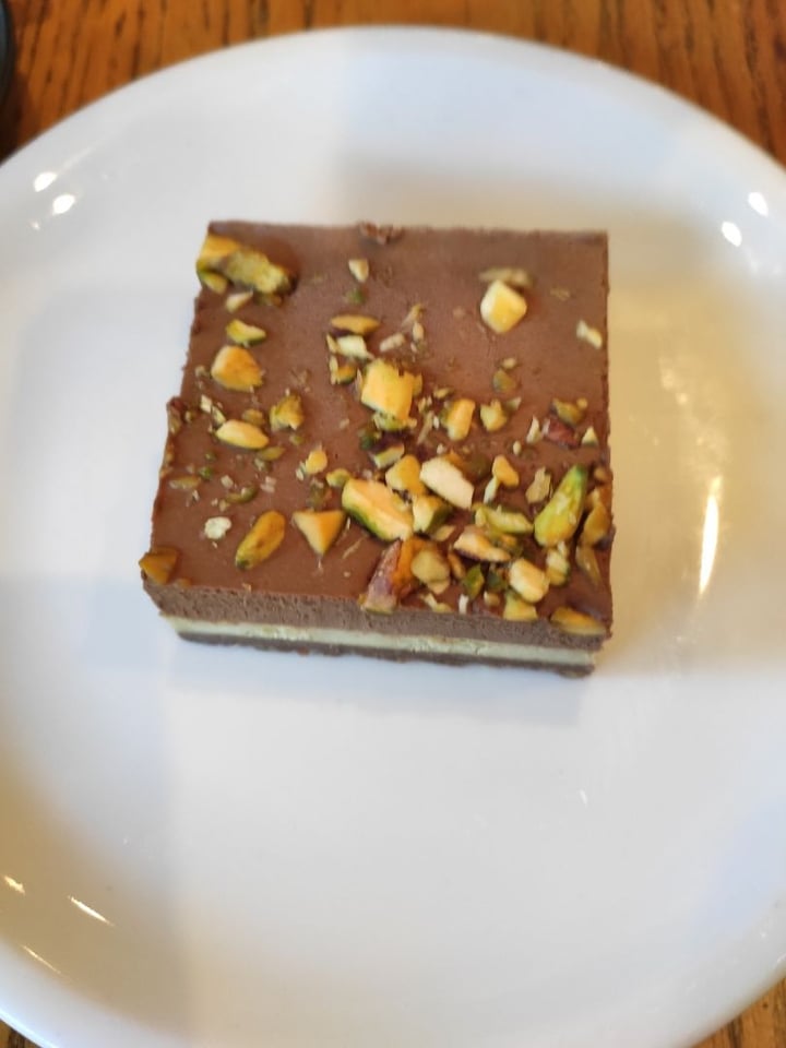 review photo of Anastasia עוגת פיסטוק רואו shared by @beccyliz on 31 Mar 2020 - review