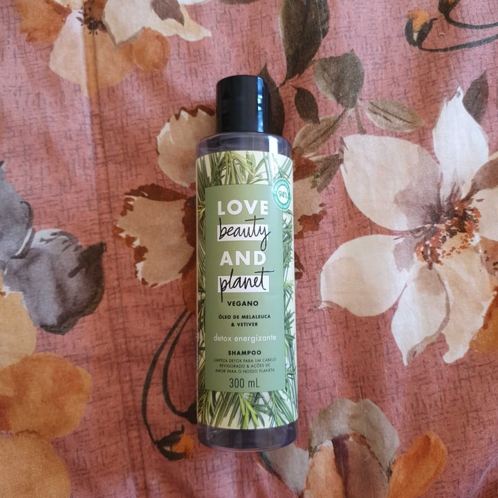 review photo of Love Beauty and Planet Shampoo Detox Óleo de Maleleuca shared by @longjourney on 25 Apr 2022 - review