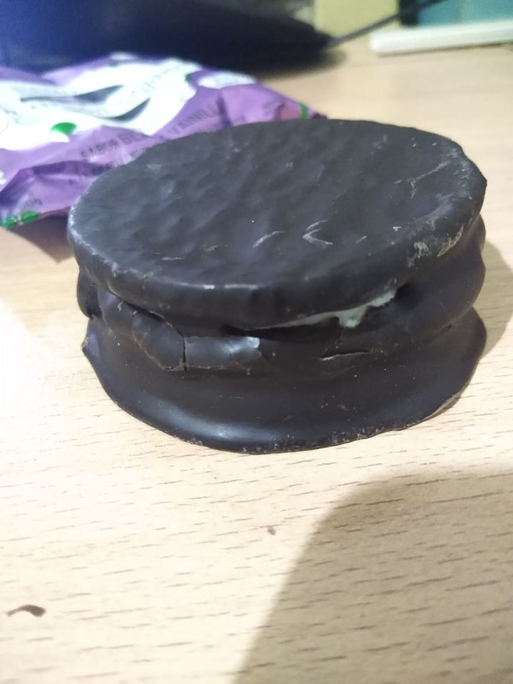 photo of Un Rincón Vegano Alfajor Black Vainilla shared by @mab on  20 May 2020 - review