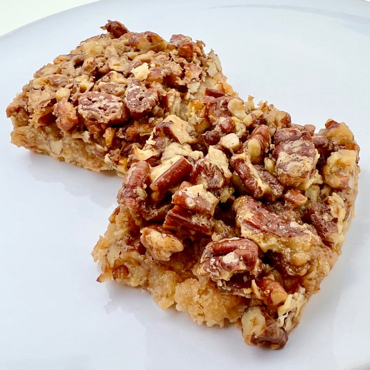 review photo of Happy Day Juice Co. Pecan Pie Bars shared by @pdxveg on 26 Dec 2021 - review