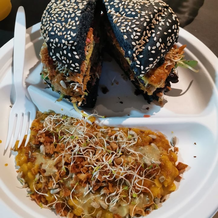 photo of The Sunshine Food Sprouting Co Charcoal Burger shared by @lunascorner on  17 Jan 2022 - review