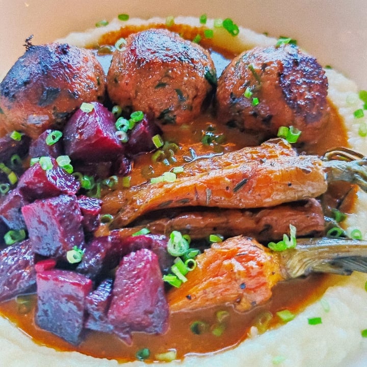 review photo of Secret Spot Meatballs with mashed potato shared by @humanimal on 26 Feb 2021 - review
