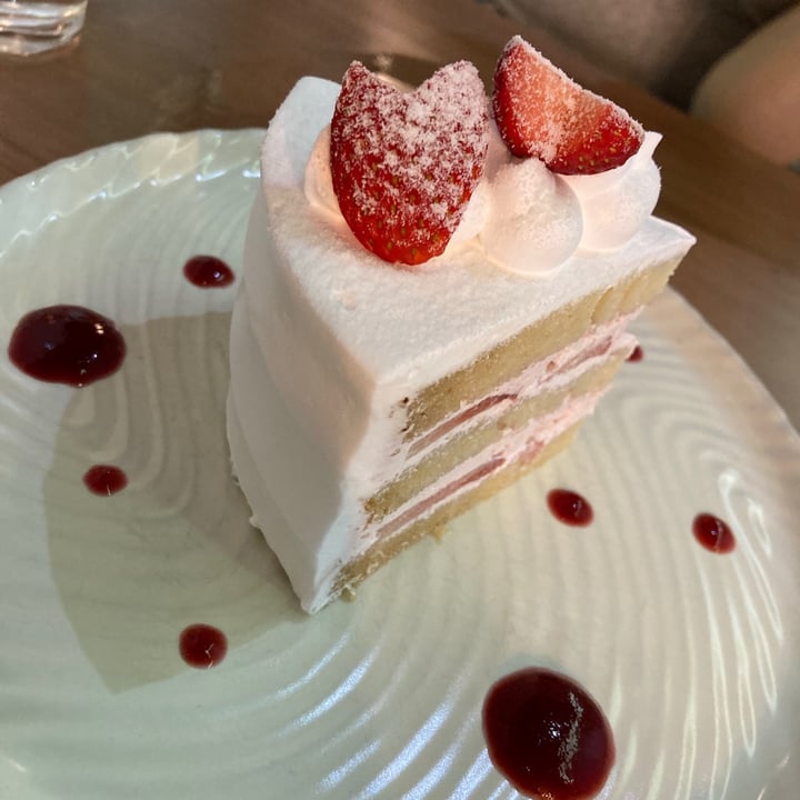 review photo of 一襌 NIZEN Strawberry And Cream Cake shared by @amrarafa on 22 Apr 2021 - review