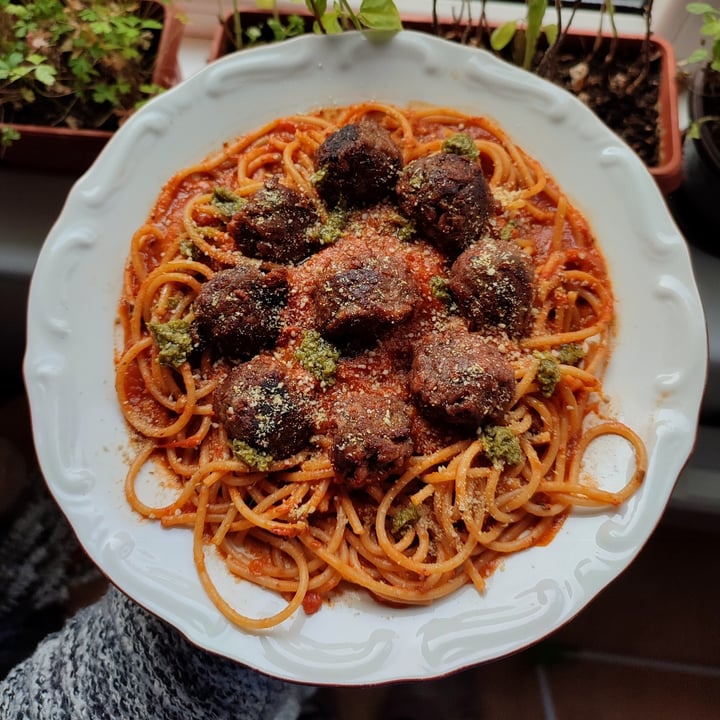 photo of Beyond Meat Beyond Meatballs Italian Style shared by @flouredfingers on  13 Feb 2022 - review