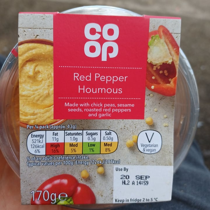 photo of Co operative Red pepper humous shared by @yotodda16 on  28 Sep 2021 - review