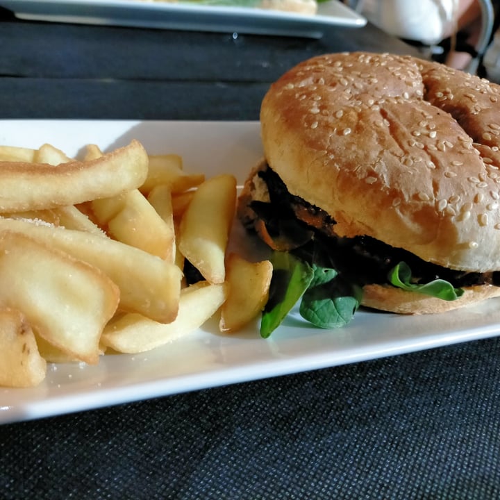 review photo of Bar -Txoko- Taberna Hamburguesa Vegana shared by @m0n on 25 Aug 2021 - review