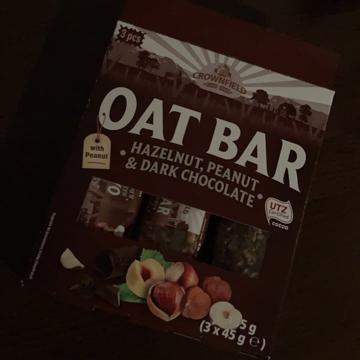 photo of Crownfield Hazelnut, peanut & dark chocolate Oat bar shared by @vegan737363 on  26 Aug 2021 - review