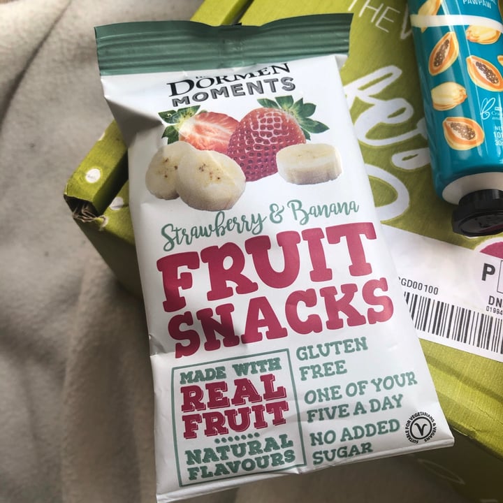 photo of The dormen moments Strawberry & Banana fruit snacks shared by @katmarievegan on  18 Sep 2021 - review